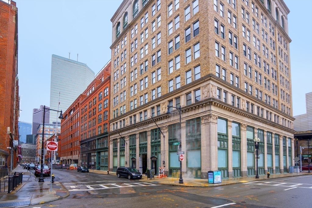 210 South Street, Unit 104 Boston, MA 02111 - Photo 22 of 24 front view of a building
