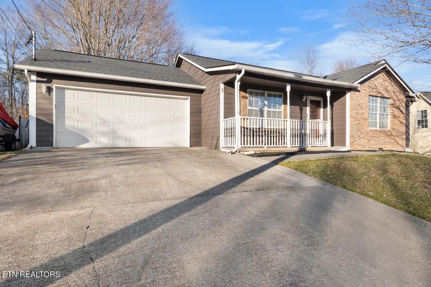 8272 Oak Terrace Lane Powell, TN 37849 - Photo 4 of 31 5G4A8820