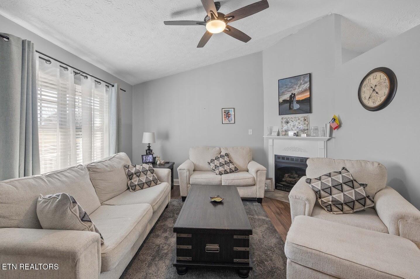 8272 Oak Terrace Lane Powell, TN 37849 - Photo 6 of 31 5G4A8713