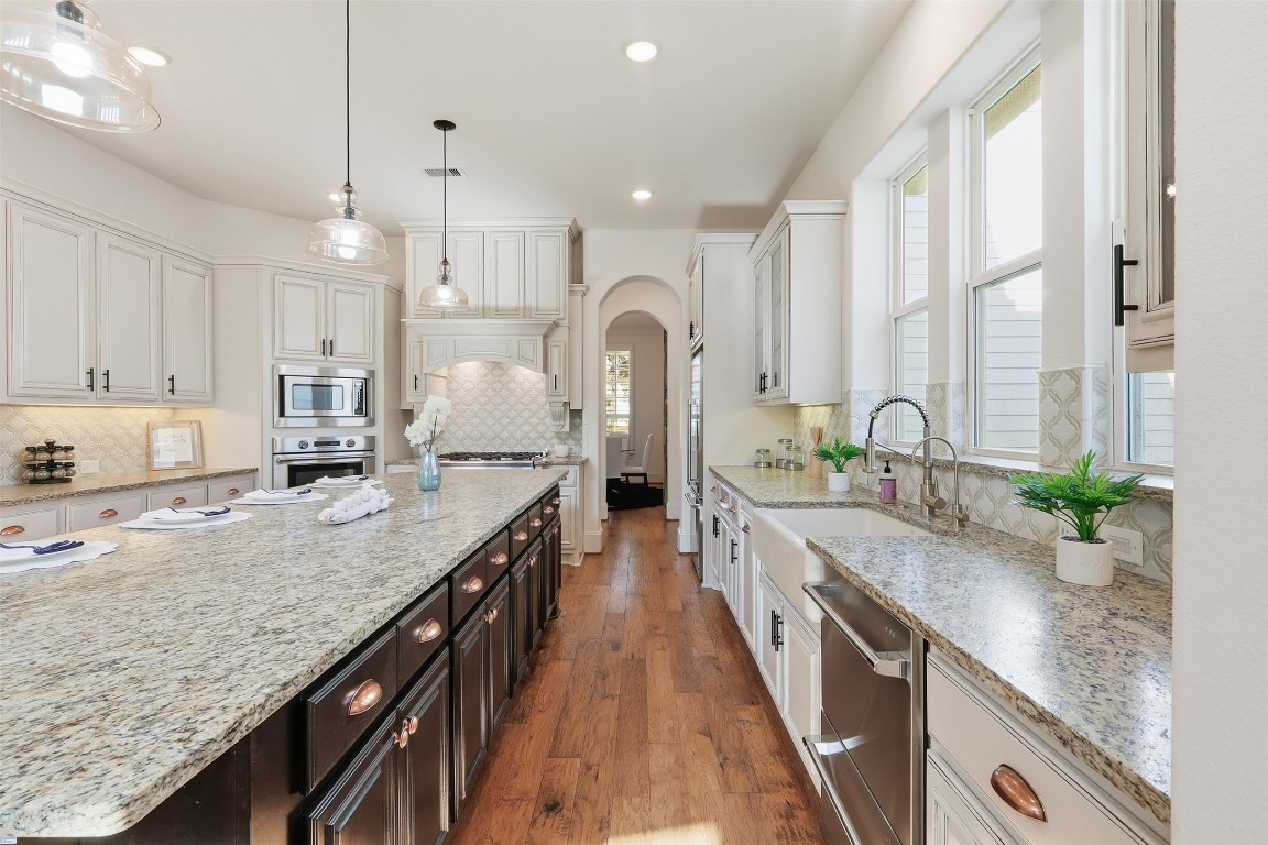 66 North Thatcher Bend Circle Spring, TX 77389 - Photo 15 of 50 Kitchen