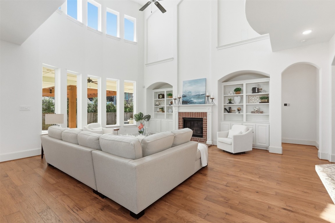 66 North Thatcher Bend Circle Spring, TX 77389 - Photo 19 of 50 Living Room