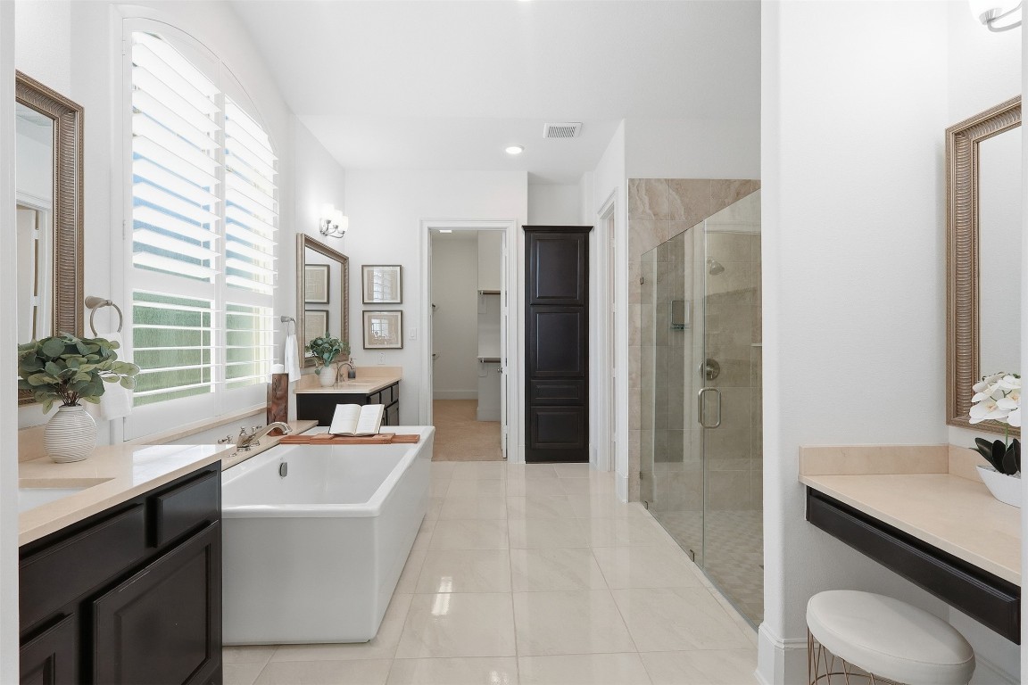 66 North Thatcher Bend Circle Spring, TX 77389 - Photo 23 of 50 Primary Bathroom