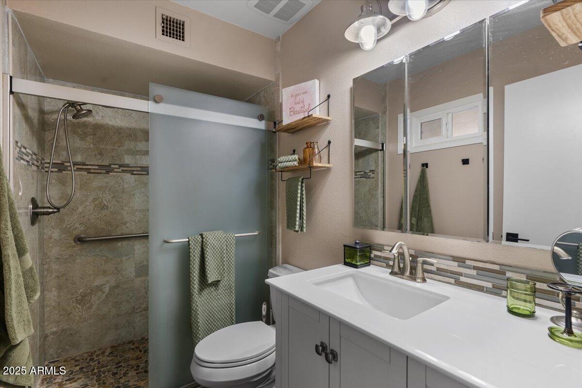 8498 East Chaparral Road Scottsdale, AZ 85250 - Photo 35 of 51 35-Full bath