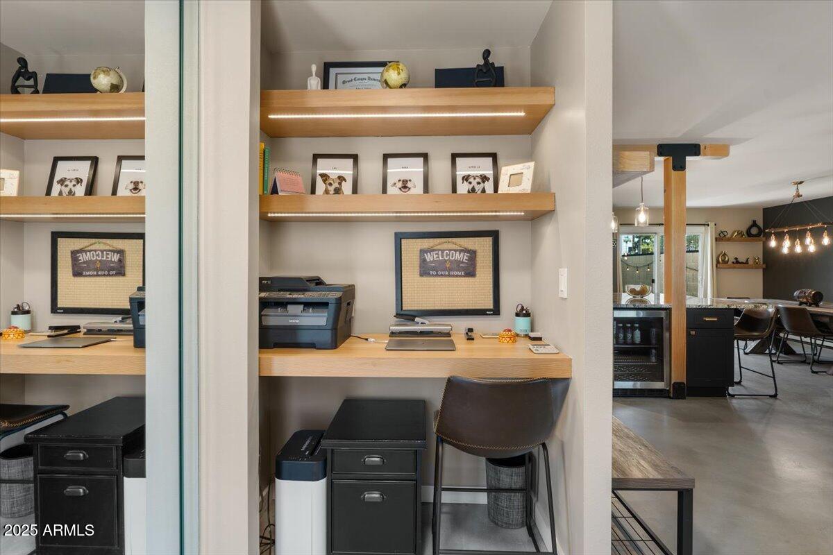 8498 East Chaparral Road Scottsdale, AZ 85250 - Photo 6 of 51 06-Entry & desk