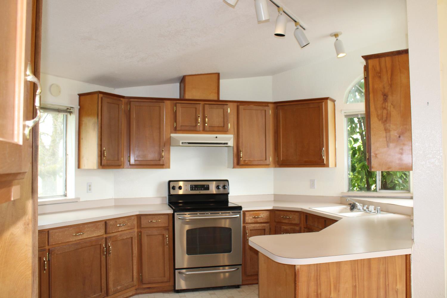 12245 Hobday Road Wilton, CA 95693 - Photo 4 of 16 Kitchen