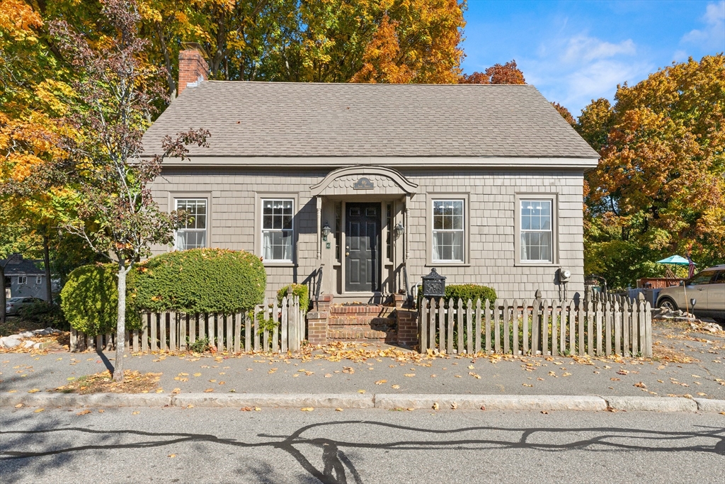46 Stone Street Beverly, MA 01915 - Photo 1 of 37 Gallery Image 1