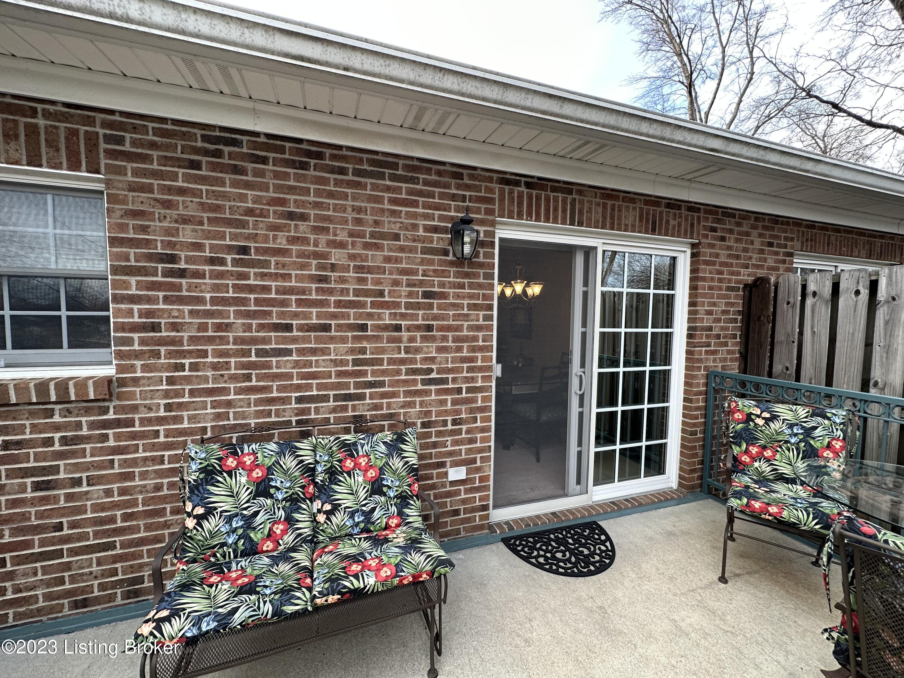 3122 Hendon Road Louisville, KY 40220 - Photo 15 of 53 6656B6EB-7A58-4A89-85E1-21BA10C4A2FC