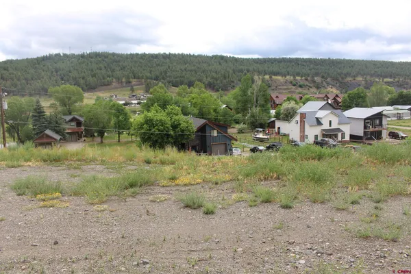 a view of a lake with houses