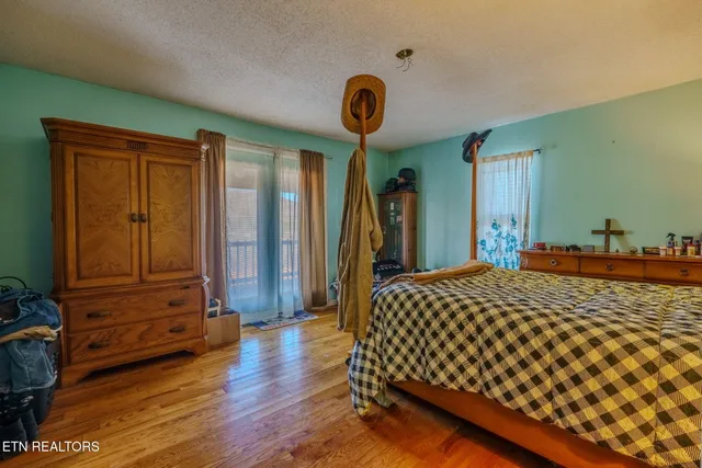 $299,999 | 210 Last Lz Lane, Speedwell, TN 37870