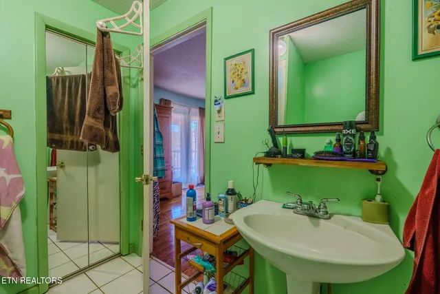 $299,999 | 210 Last Lz Lane, Speedwell, TN 37870