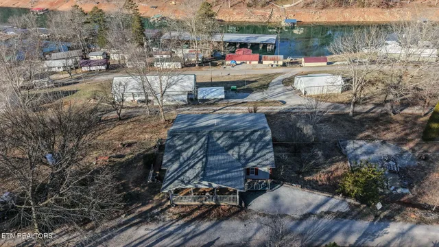 $299,999 | 210 Last Lz Lane, Speedwell, TN 37870