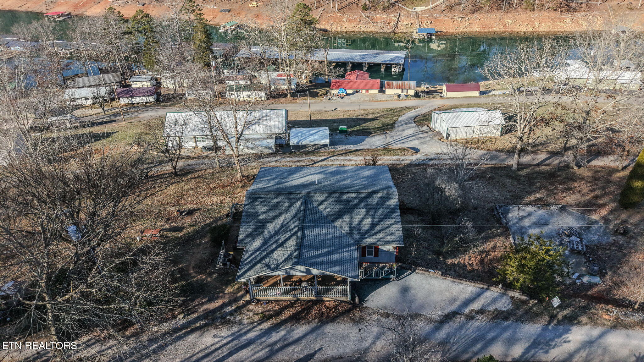 210 Last Lz Lane Speedwell, TN 37870 - Photo 24 of 28 21-web-or-mls-DJI_20260121073355_0759_D