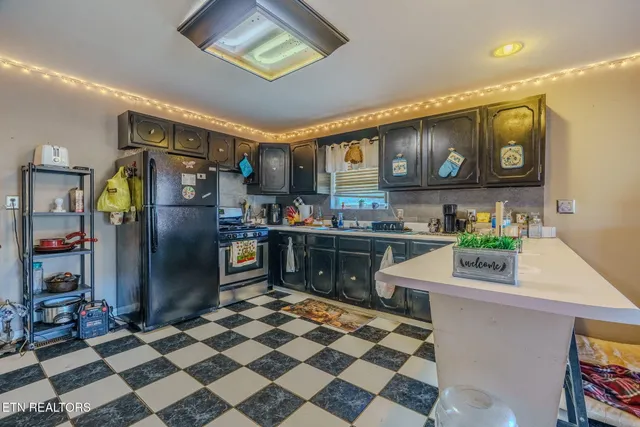 $299,999 | 210 Last Lz Lane, Speedwell, TN 37870