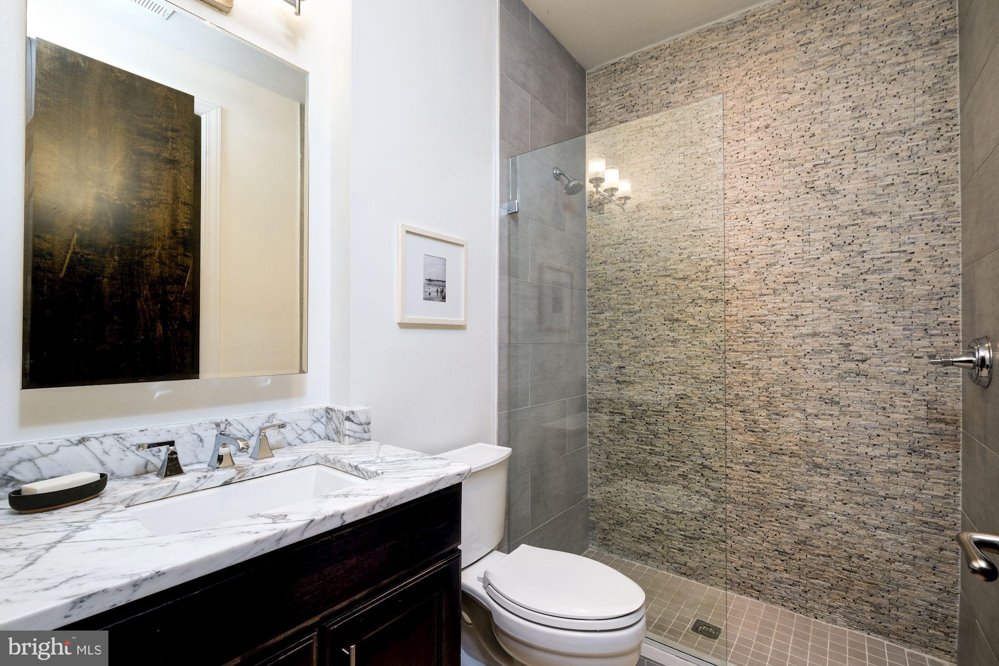 2009 Columbia Road Northwest, Unit 4 Washington, DC 20009 - Photo 12 of 18 Full bath #1