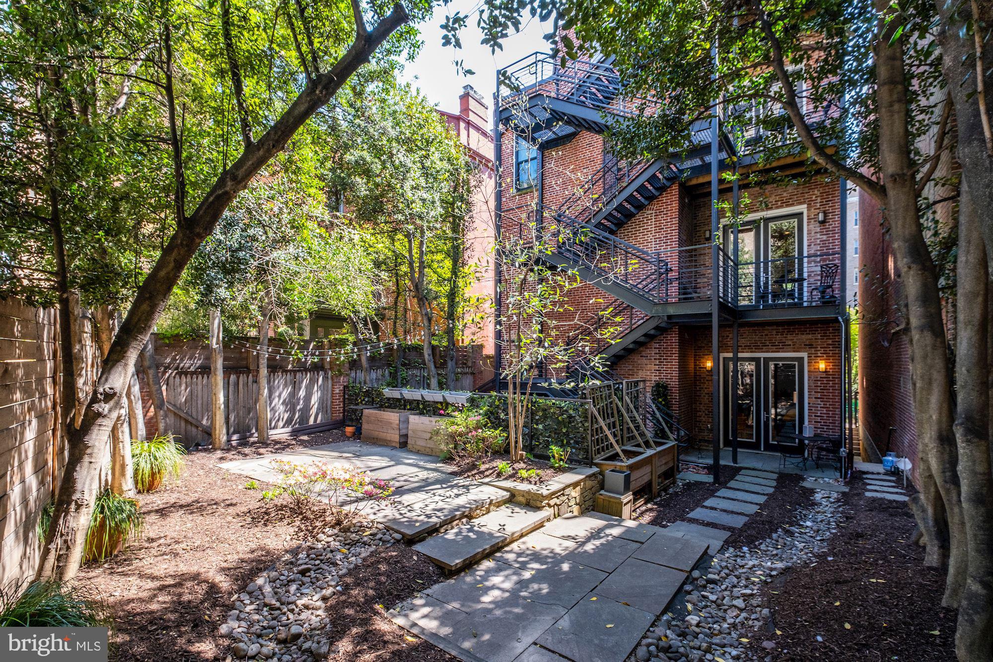 2009 Columbia Road Northwest, Unit 4 Washington, DC 20009 - Photo 16 of 18 Spacious private yard