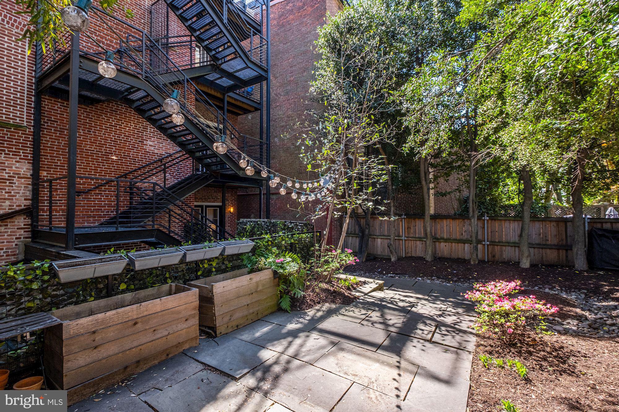 2009 Columbia Road Northwest, Unit 4 Washington, DC 20009 - Photo 18 of 18 Private yard