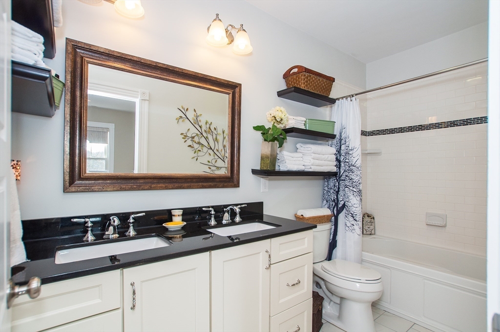 232 Melrose Street, Unit 2 Newton, MA 02466 - Photo 12 of 22