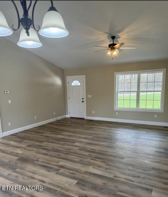 214 Thompson Farm Road Sweetwater, TN 37874 - Photo 5 of 19 Living Room