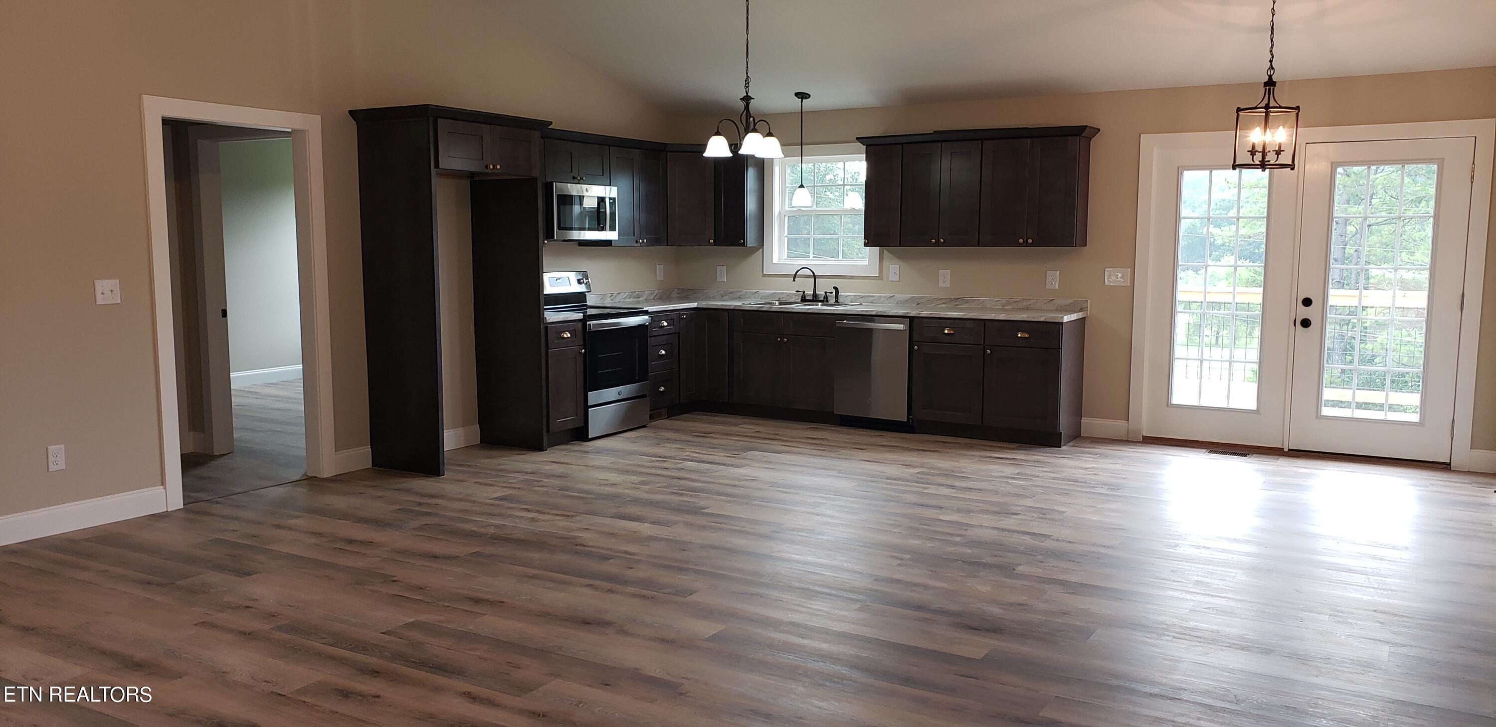 214 Thompson Farm Road Sweetwater, TN 37874 - Photo 8 of 19 Kitchen / Dining Area