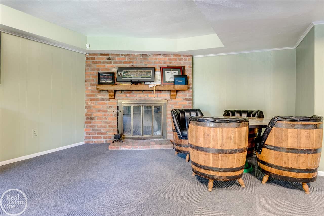 2915 Riverside Drive Port Huron, MI 48060 - Photo 77 of 92 50043826-76.JPG