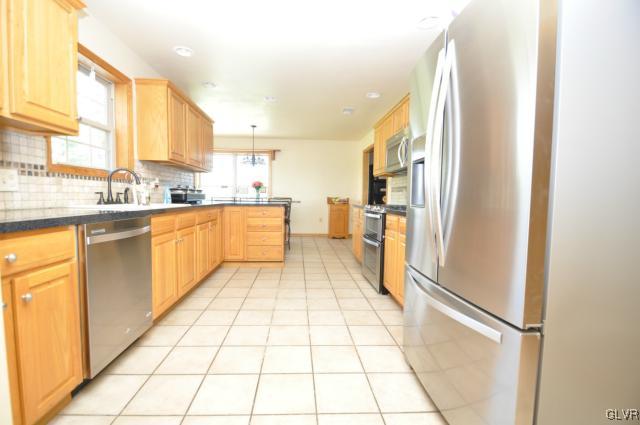 2385 Heffner Road Fogelsville, PA 18051 - Photo 8 of 32 Gallery Image 8