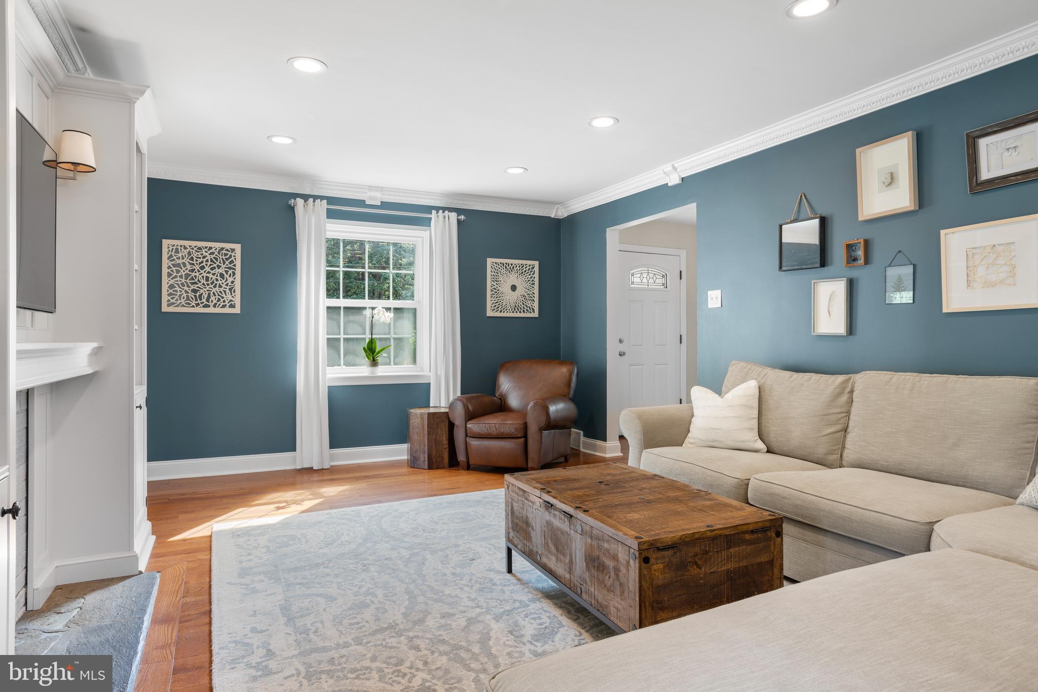 100 Shelburne Road Springfield, PA 19064 - Photo 6 of 31 a living room with furniture and a window