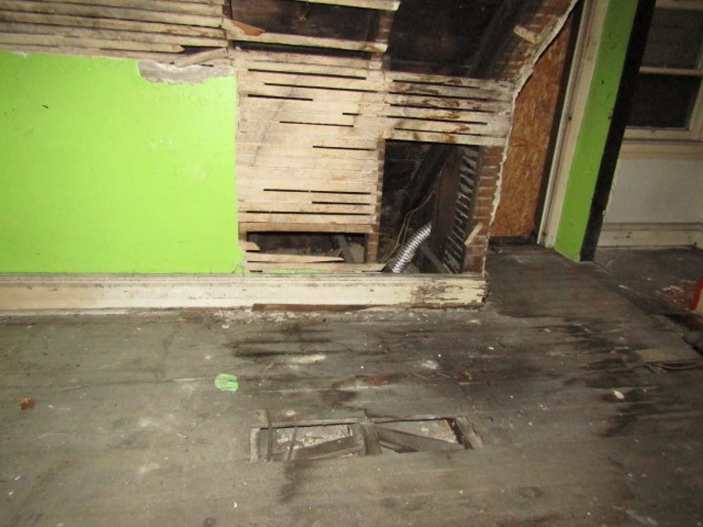 501 9th Street Freedom, PA 15042 - Photo 21 of 25 a view of a door of a house