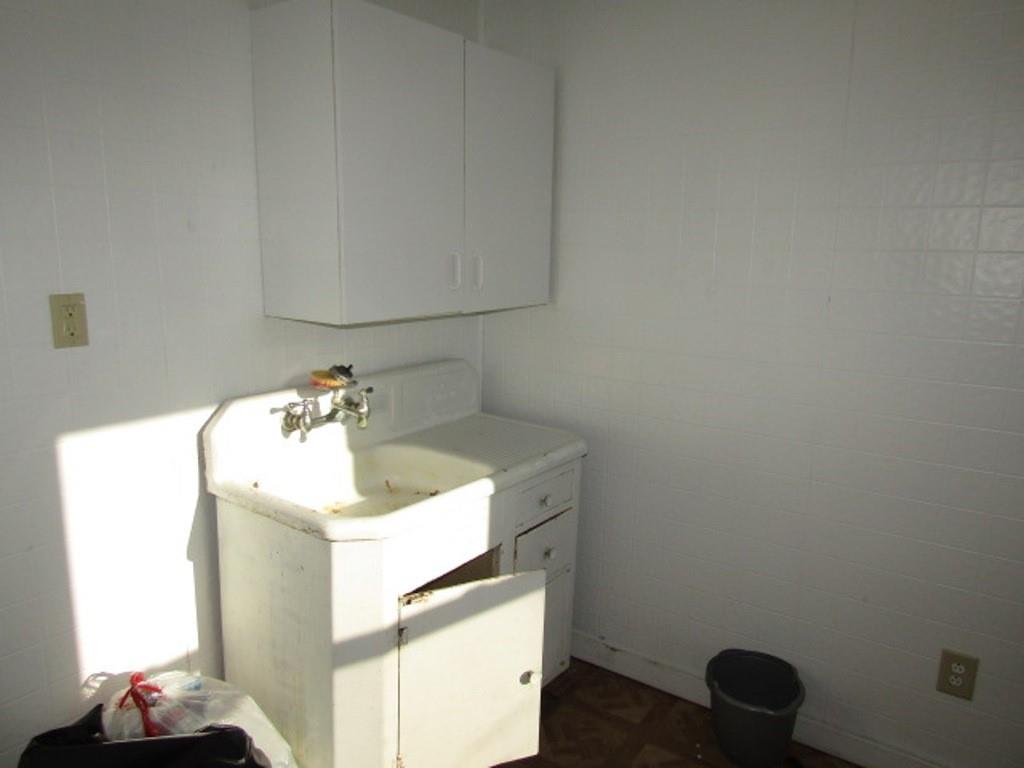 501 9th Street Freedom, PA 15042 - Photo 9 of 25 a utility room with dryer and washer