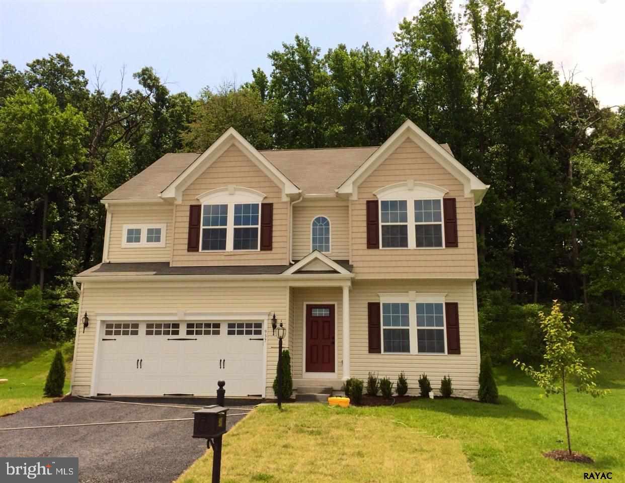 937 Countryside Road, Unit LR Seven Valleys, PA 17360 - Photo 2 of 8 Gallery Image 2