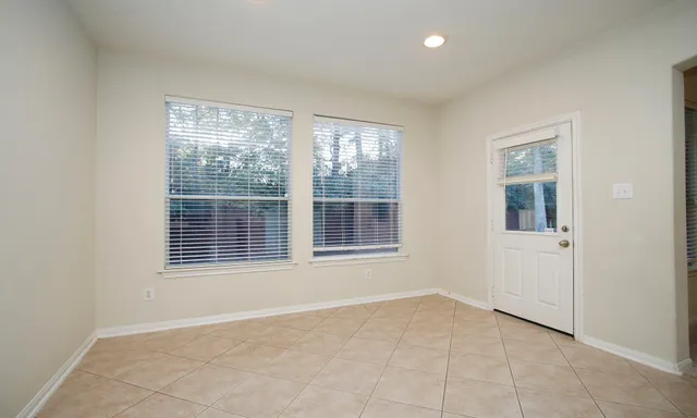 $2,250 | 11 Aquiline Oaks Place, The Woodlands, TX 77382