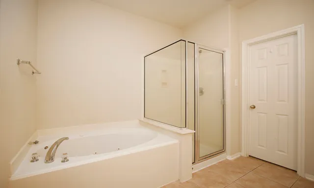 $2,250 | 11 Aquiline Oaks Place, The Woodlands, TX 77382