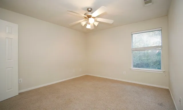 $2,250 | 11 Aquiline Oaks Place, The Woodlands, TX 77382