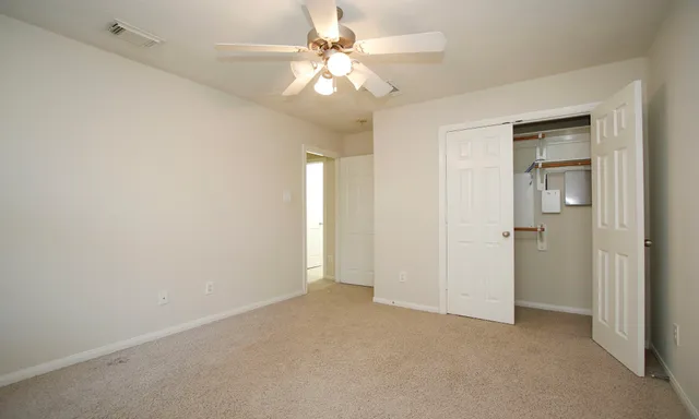 $2,250 | 11 Aquiline Oaks Place, The Woodlands, TX 77382