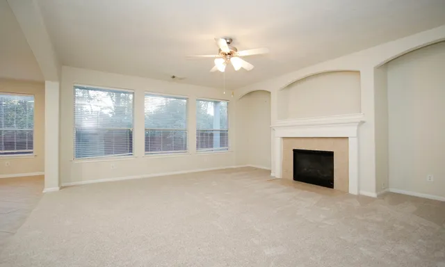 $2,250 | 11 Aquiline Oaks Place, The Woodlands, TX 77382