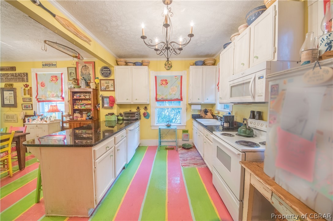496 Jackson Creek Road Deltaville, VA 23043 - Photo 20 of 28 Kitchen with Granite counters
