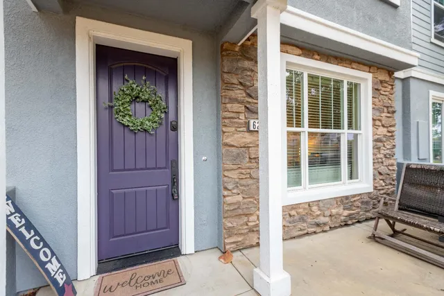 a view of an entryway with a house