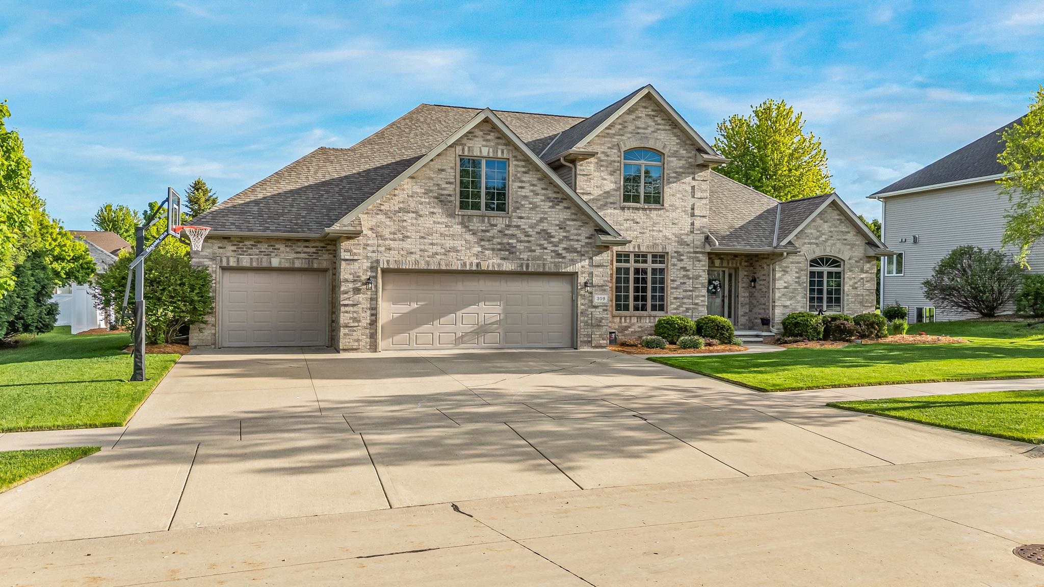309 Stratford Lane Appleton, WI 54913 - Photo 3 of 85