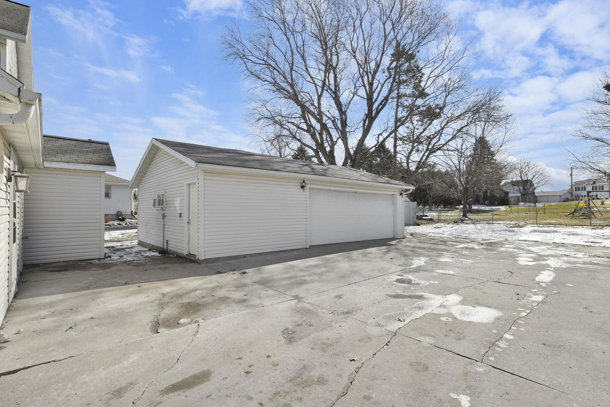 111 West Main Street Dane, WI 53529 - Photo 3 of 39