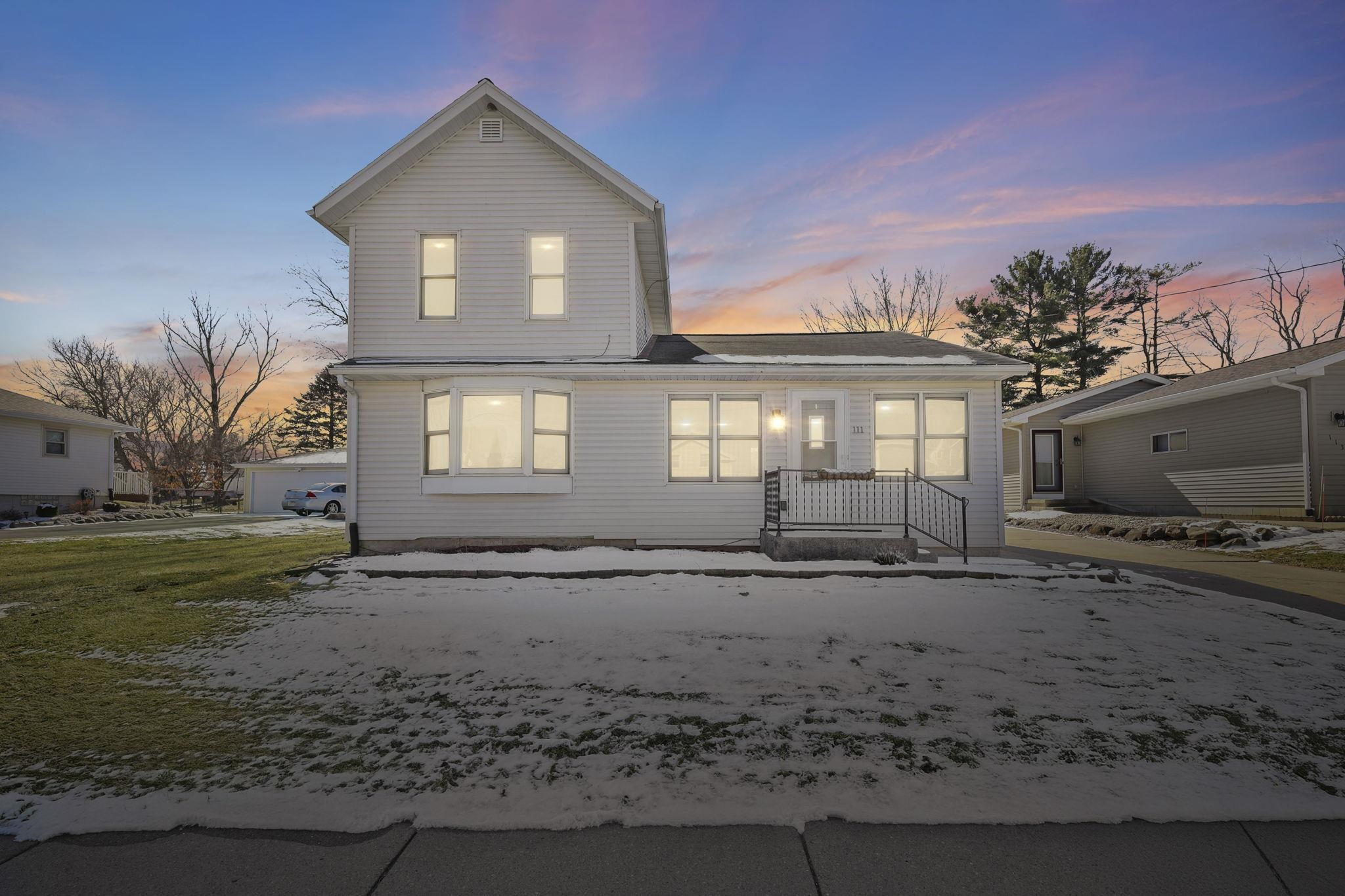 111 West Main Street Dane, WI 53529 - Photo 4 of 39