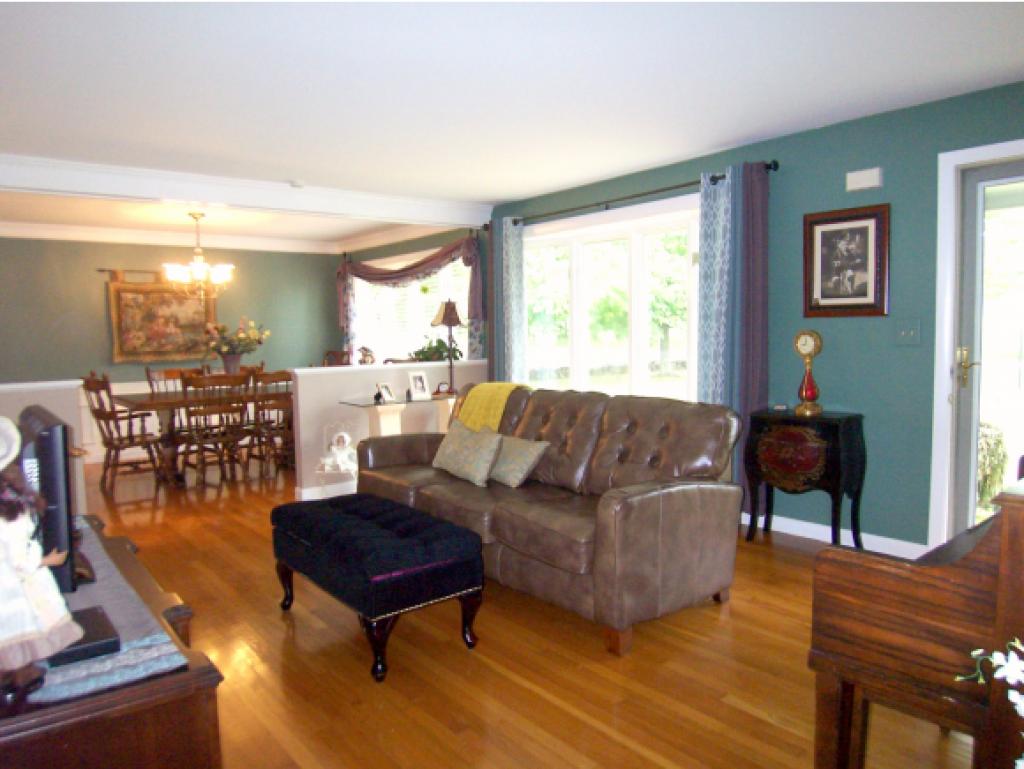 68 Old Auburn Road Derry, NH 03038 - Photo 3 of 18