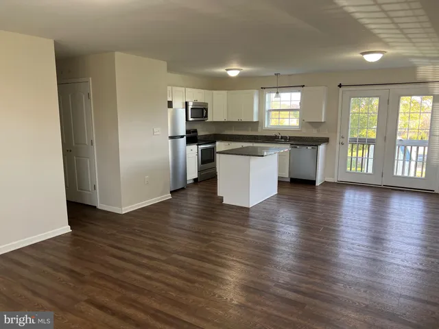 $1,500 | 189 Neptune Way, Bunker Hill, WV 25413