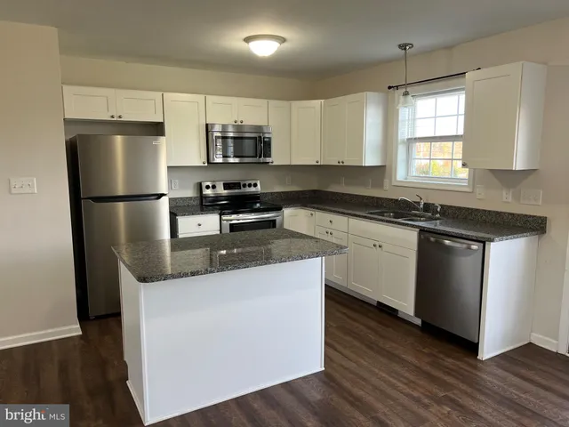 $1,500 | 189 Neptune Way, Bunker Hill, WV 25413