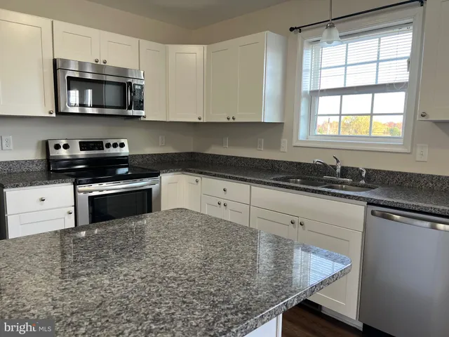 $1,500 | 189 Neptune Way, Bunker Hill, WV 25413