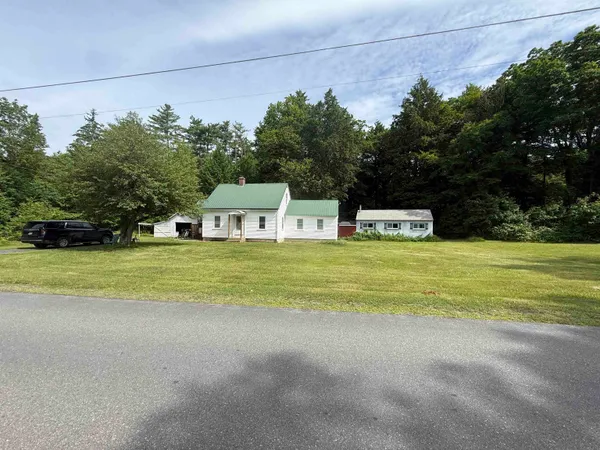 $425,000 | 27 Ainsworth Road, Claremont, NH 03743