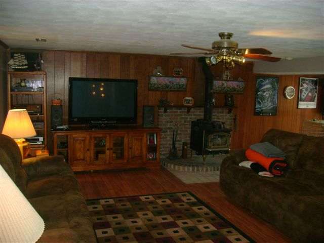 1318 Springfield Road East Peoria, IL 61611 - Photo 8 of 14 Gallery Image 8