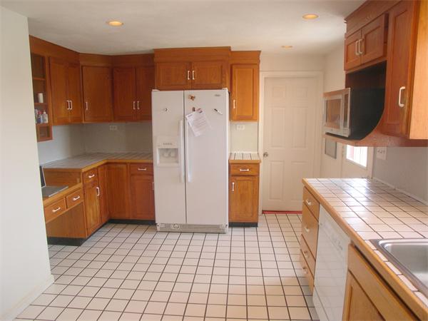 84 Ardmore Road Framingham, MA 01702 - Photo 12 of 28 Gallery Image 12