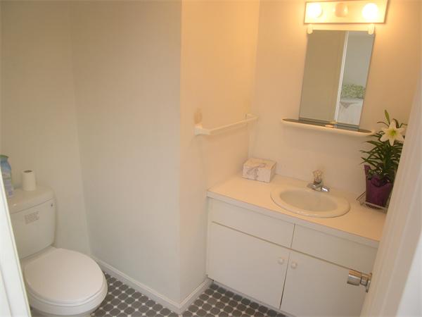 84 Ardmore Road Framingham, MA 01702 - Photo 17 of 28 Gallery Image 17