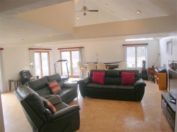 84 Ardmore Road Framingham, MA 01702 - Photo 6 of 28 Gallery Image 6