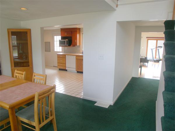 84 Ardmore Road Framingham, MA 01702 - Photo 9 of 28 Gallery Image 9