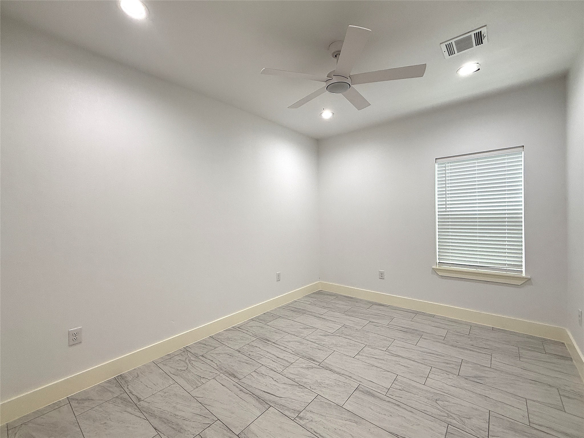 6708 Conley Street, Unit B Houston, TX 77021 - Photo 23 of 26 Bedroom #3